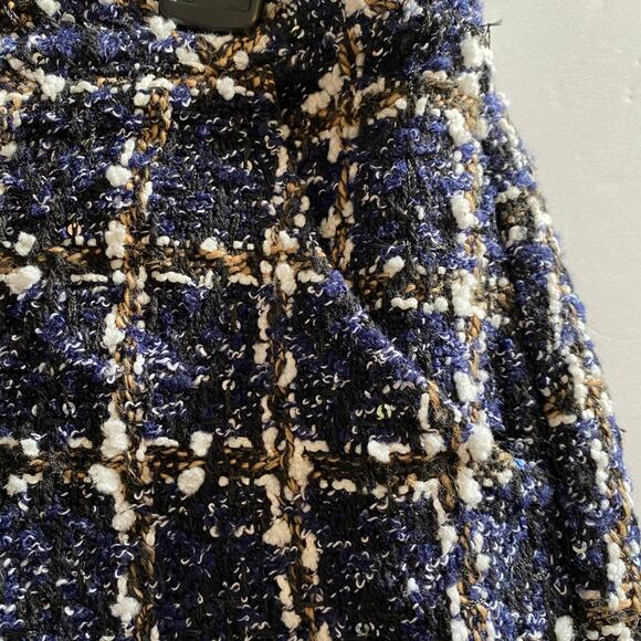 Umgee High waisted Tweed Boucle Shorts small - Picture 4 of 4